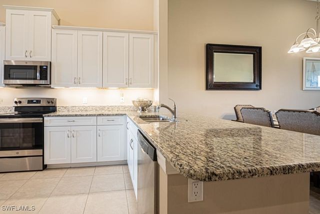 9378 Pocida CT 202, Naples, FL 34119