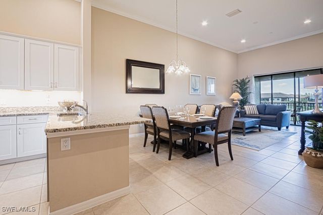 9378 Pocida CT 202, Naples, FL 34119