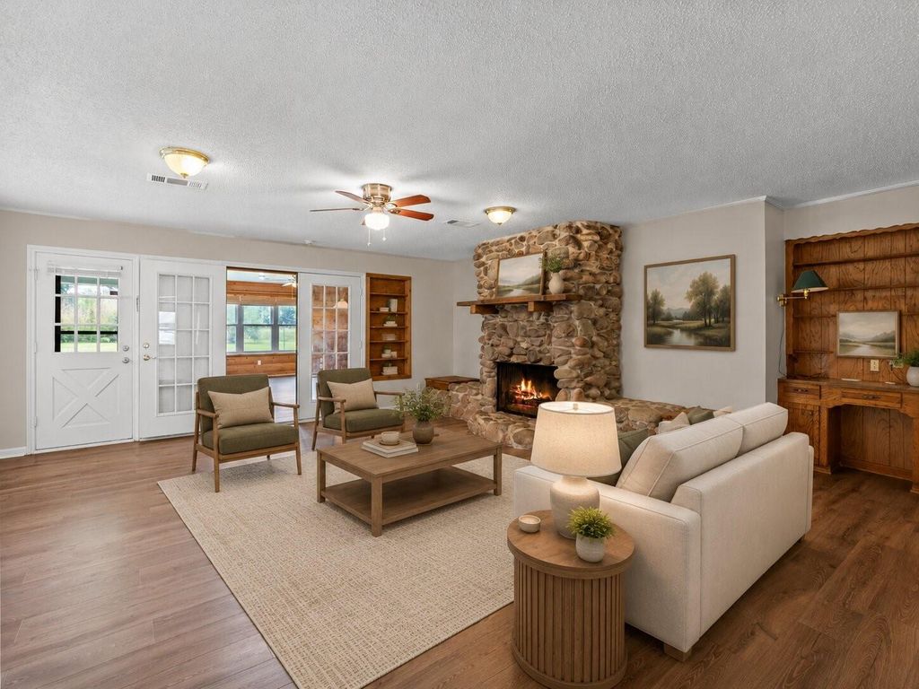 1717 Jones Street, Alvin, TX 77511