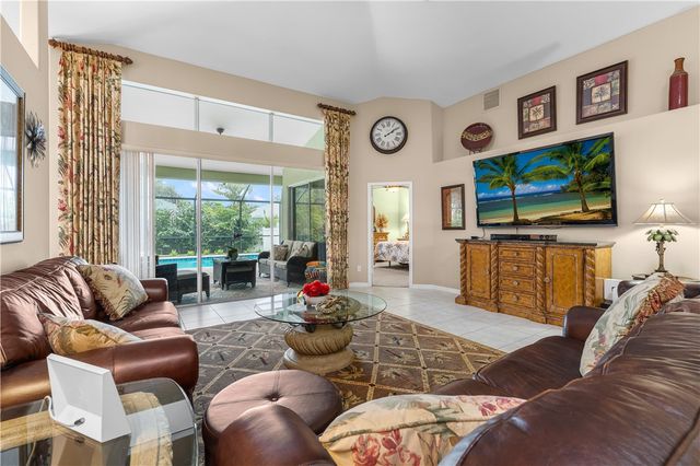 210 Champagne Court SW, Vero Beach, FL 32968