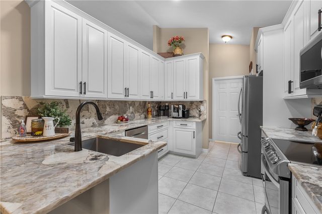 210 Champagne Court SW, Vero Beach, FL 32968