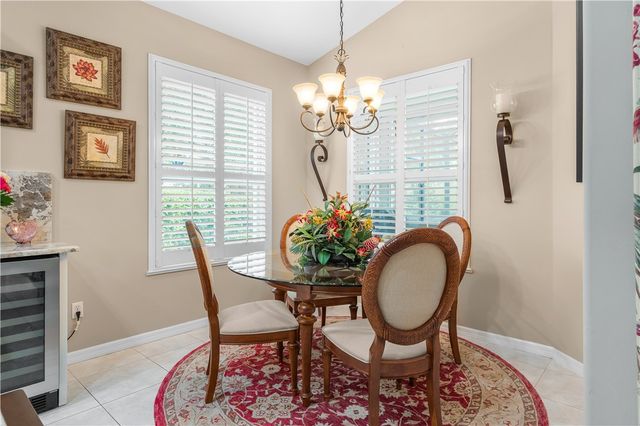 210 Champagne Court SW, Vero Beach, FL 32968