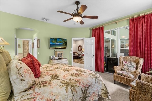 210 Champagne Court SW, Vero Beach, FL 32968