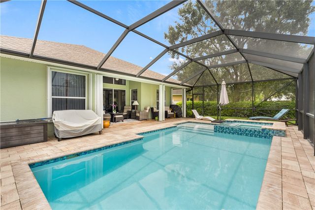 210 Champagne Court SW, Vero Beach, FL 32968