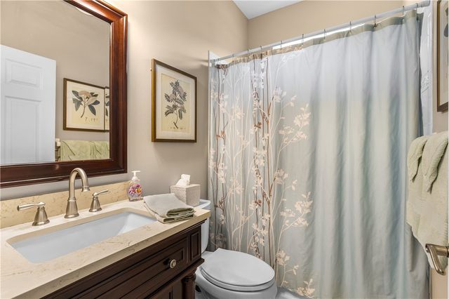 210 Champagne Court SW, Vero Beach, FL 32968