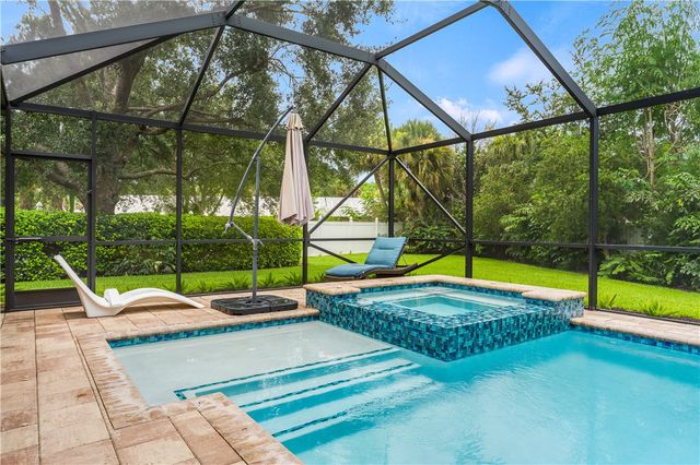 210 Champagne Court SW, Vero Beach, FL 32968