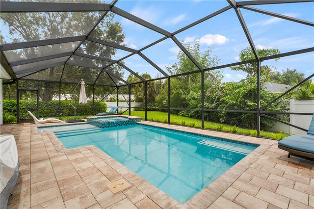 210 Champagne Court SW, Vero Beach, FL 32968