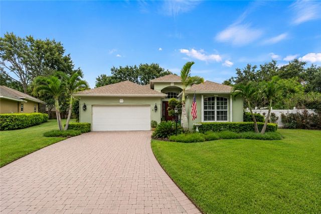 210 Champagne Court SW, Vero Beach, FL 32968