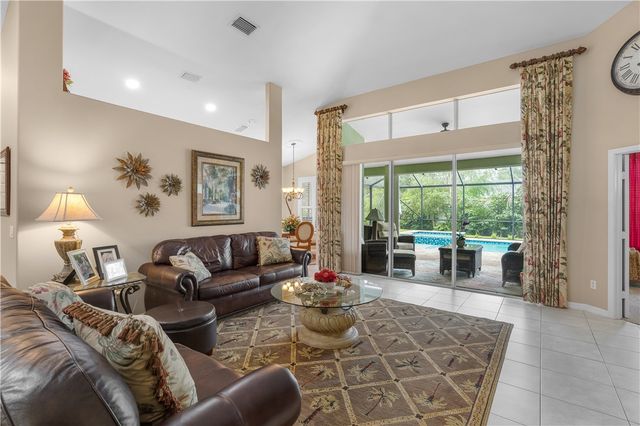 210 Champagne Court SW, Vero Beach, FL 32968