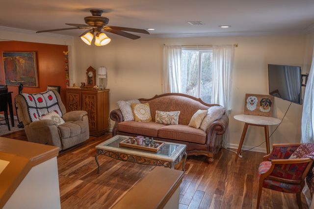 231 E End RD, Goodlettsville, TN 37072