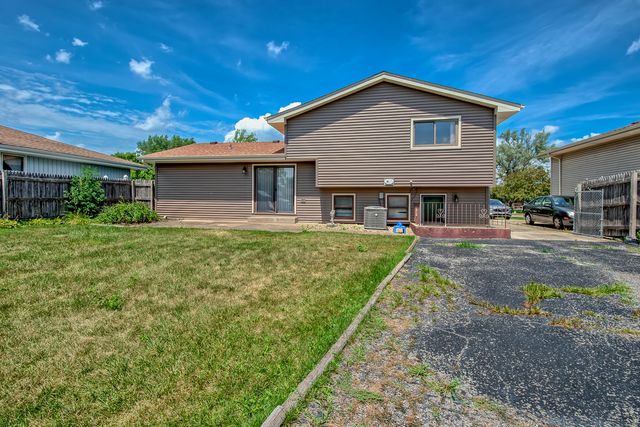 8929 W 169th Place, Orland Hills, IL 60487