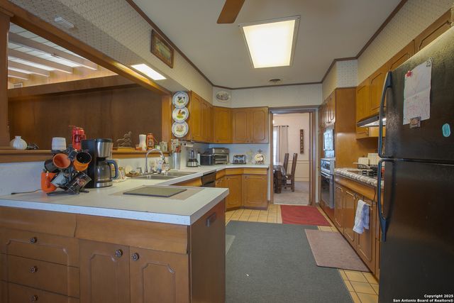 1017 E Trinity, Pearsall, TX 78061