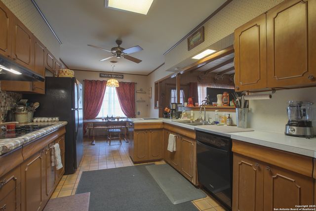 1017 E Trinity, Pearsall, TX 78061