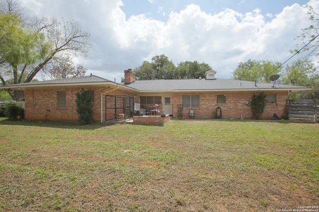 1017 E Trinity, Pearsall, TX 78061