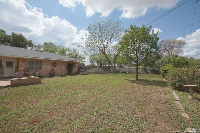1017 E Trinity, Pearsall, TX 78061