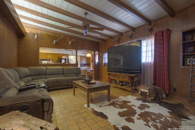 1017 E Trinity, Pearsall, TX 78061