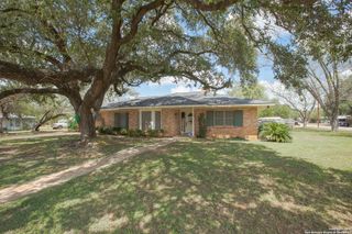 1017 E Trinity, Pearsall, TX 78061