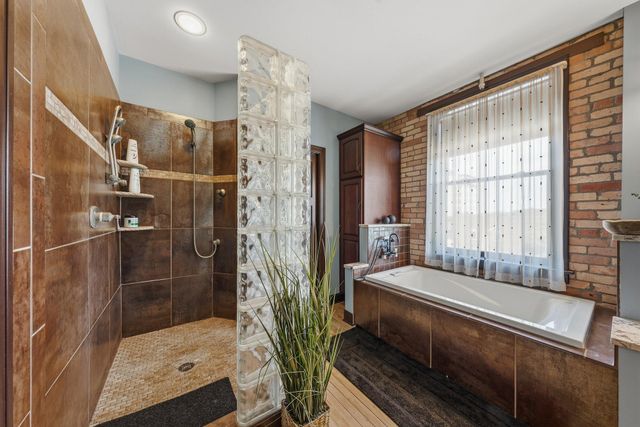 230 N Kalamazoo 301, Kalamazoo City, MI 49007