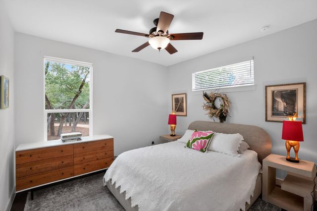270 Rambling Oaks DR, Wimberley, TX 78676