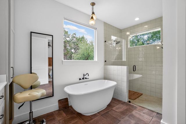270 Rambling Oaks DR, Wimberley, TX 78676