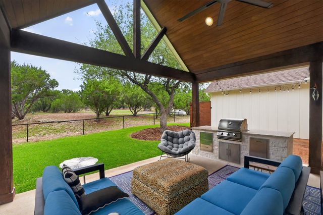 270 Rambling Oaks DR, Wimberley, TX 78676