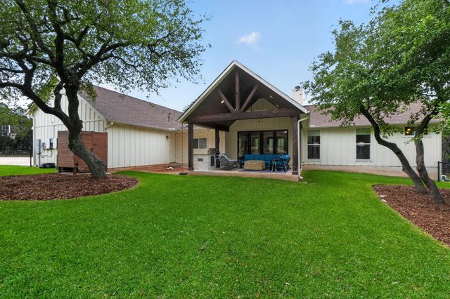 270 Rambling Oaks DR, Wimberley, TX 78676