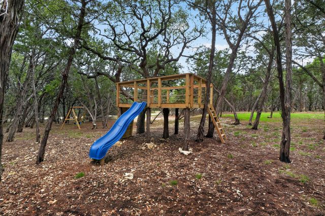 270 Rambling Oaks DR, Wimberley, TX 78676