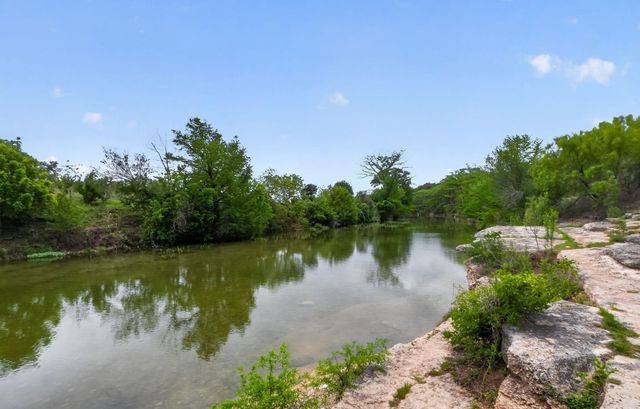 270 Rambling Oaks DR, Wimberley, TX 78676