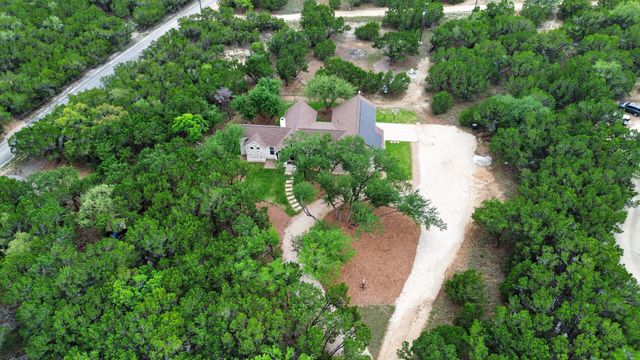 270 Rambling Oaks DR, Wimberley, TX 78676