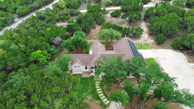 270 Rambling Oaks DR, Wimberley, TX 78676