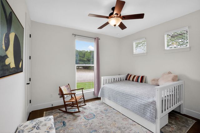 270 Rambling Oaks DR, Wimberley, TX 78676