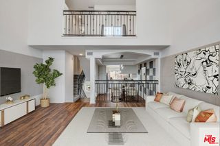 10924 Bloomfield Street 7, Los Angeles, CA 91602