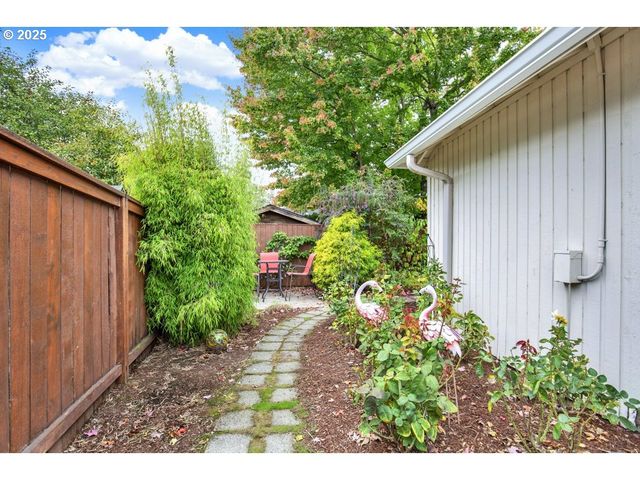8720 Sw REILING St, Portland, OR 97224