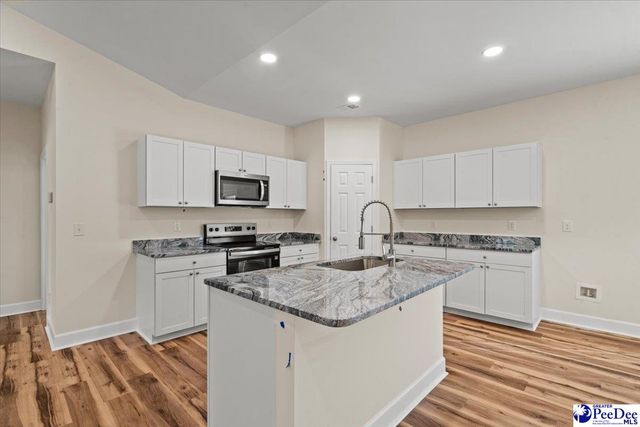 421 Kenwood Avenue, Hartsville, SC 29550