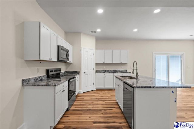 421 Kenwood Avenue, Hartsville, SC 29550