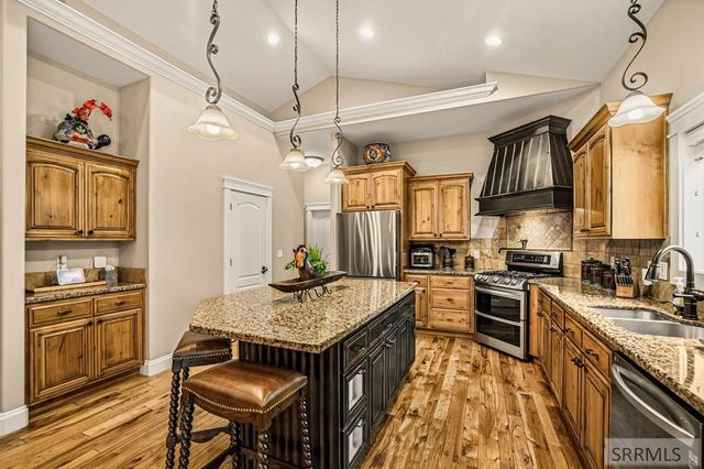 6111 Bay Hill Drive, Idaho Falls, ID 83401