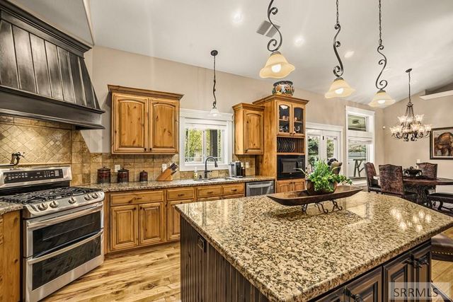 6111 Bay Hill Drive, Idaho Falls, ID 83401