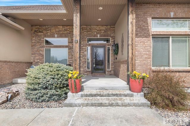 6111 Bay Hill Drive, Idaho Falls, ID 83401