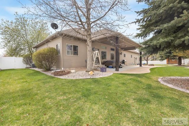 6111 Bay Hill Drive, Idaho Falls, ID 83401