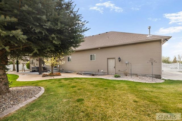 6111 Bay Hill Drive, Idaho Falls, ID 83401
