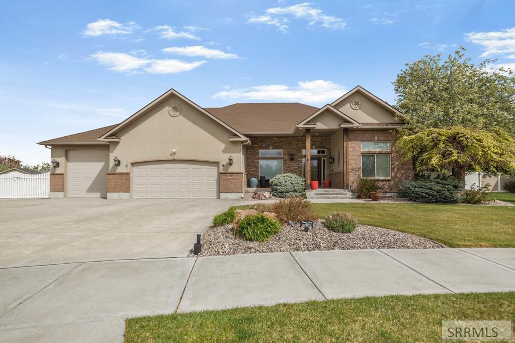 6111 Bay Hill Drive, Idaho Falls, ID 83401