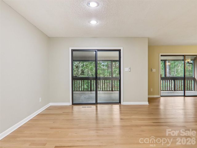457 Crowfields Drive 6, Asheville, NC 28803