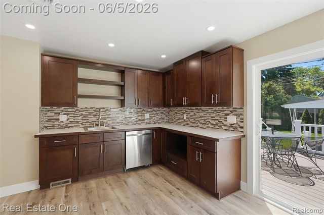 33441 Alta Street, Garden City, MI 48135