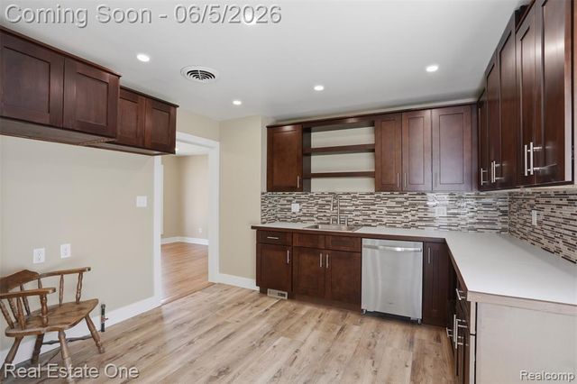 33441 Alta Street, Garden City, MI 48135
