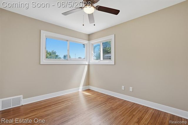 33441 Alta Street, Garden City, MI 48135