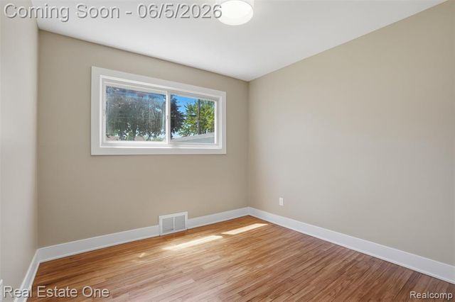 33441 Alta Street, Garden City, MI 48135