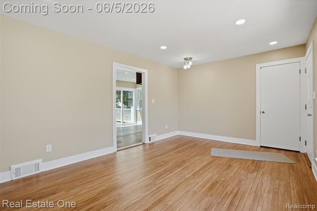 33441 Alta Street, Garden City, MI 48135