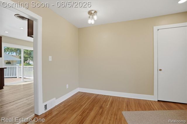 33441 Alta Street, Garden City, MI 48135