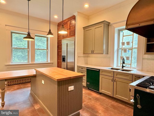 100 E PARK ST, Bordentown, NJ 08505