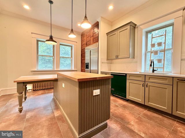 100 E PARK ST, Bordentown, NJ 08505